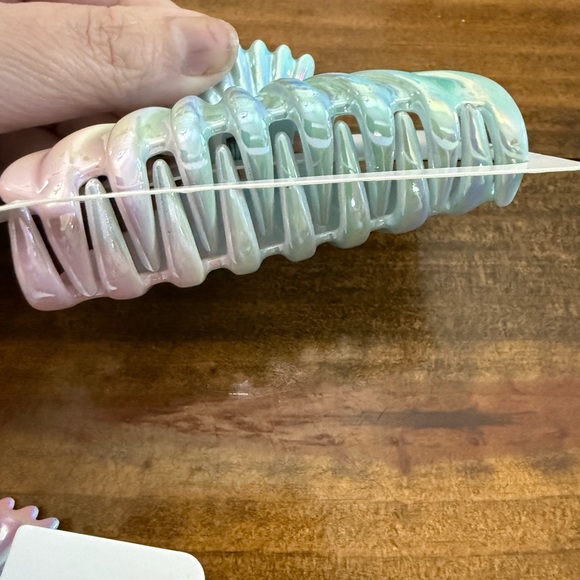 Set of 4 mermaid 🧜‍♀️ hair clips - Picture 4 of 7